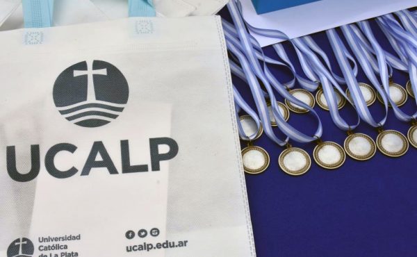 La UCALP celebró el Día del Estudiante y reconoció a los mejores promedios