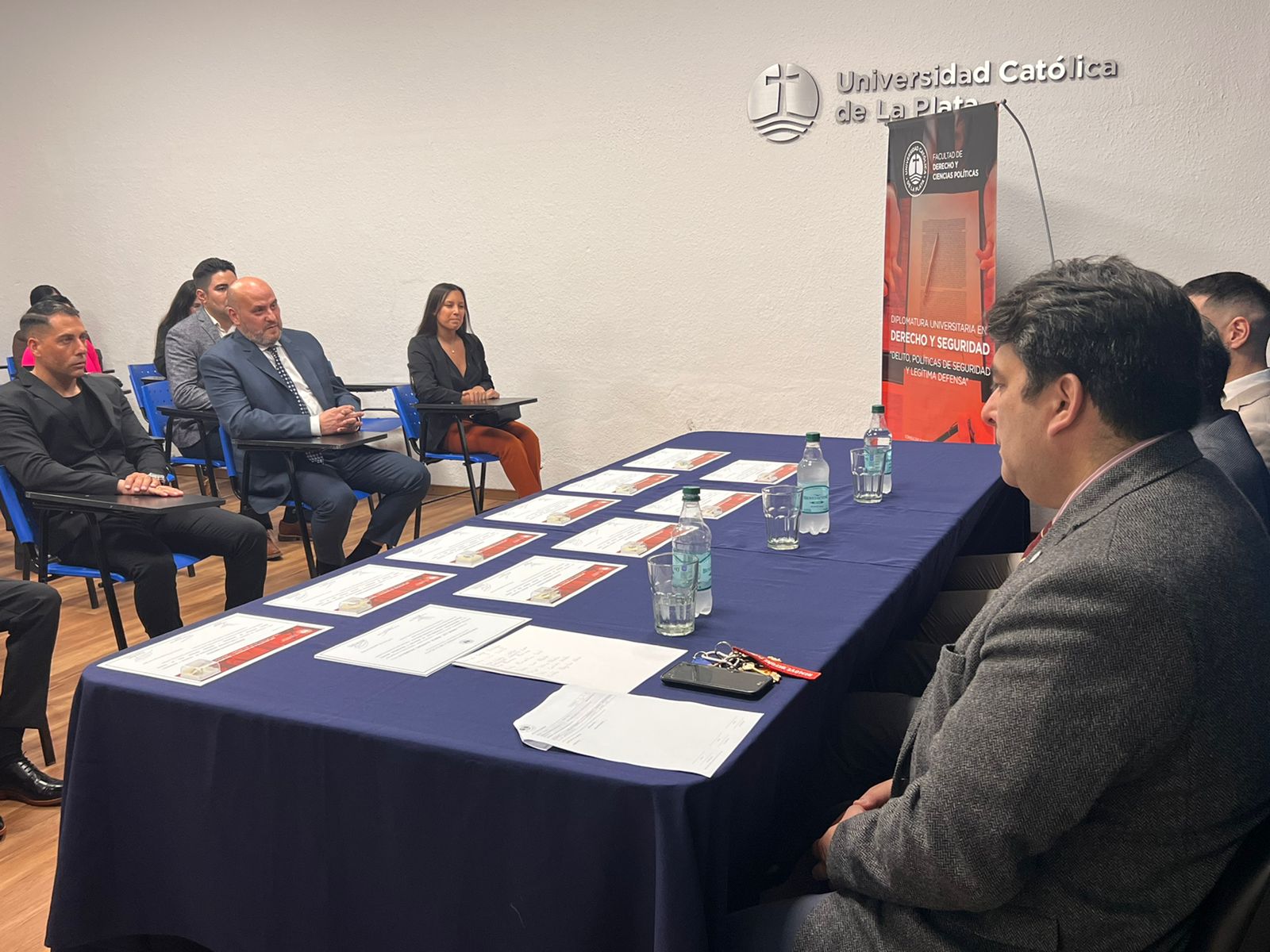 Finalizó la Diplomatura en Derecho y Seguridad (2)