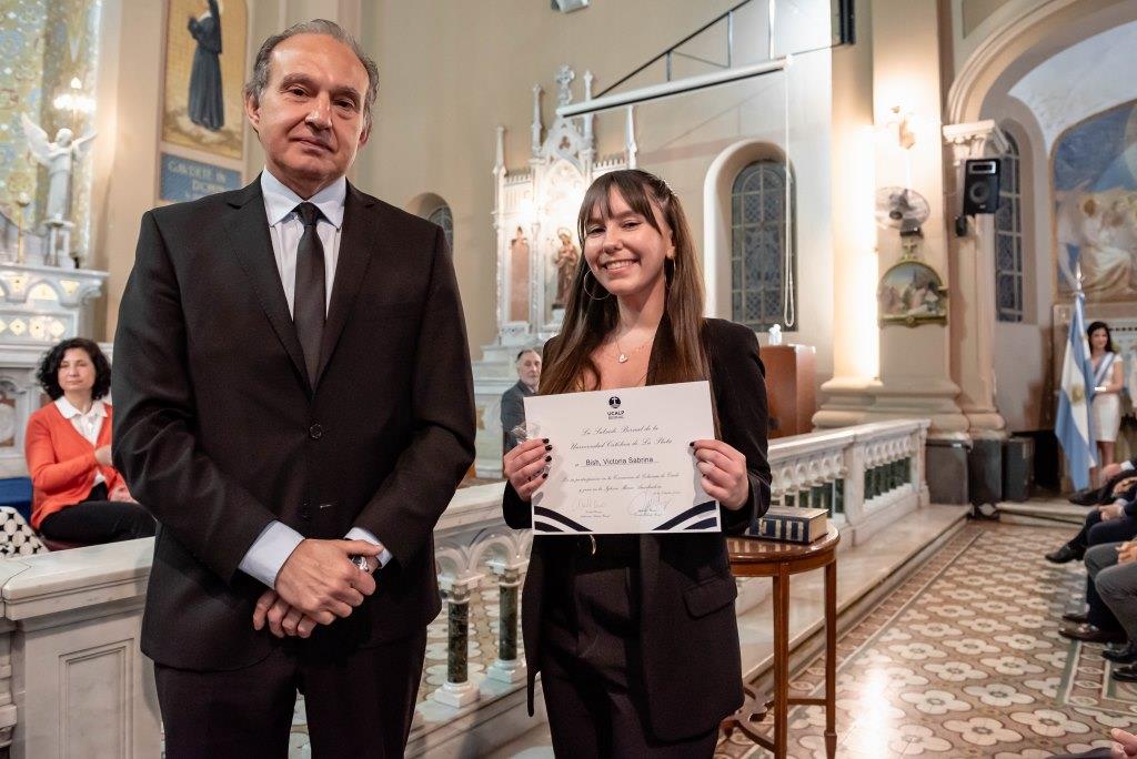 Emotivo Acto de Colación en la Subsede Bernal