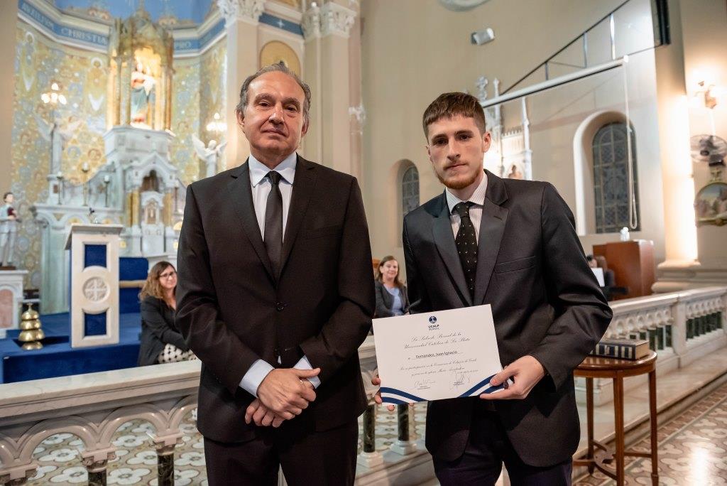 Emotivo Acto de Colación en la Subsede Bernal