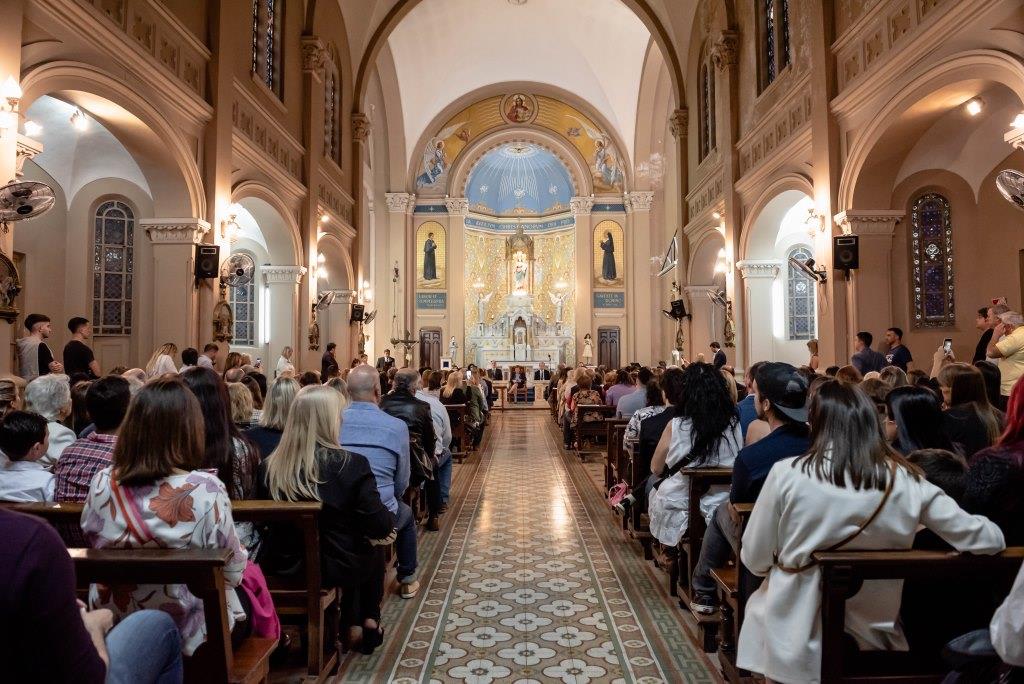 Emotivo Acto de Colación en la Subsede Bernal