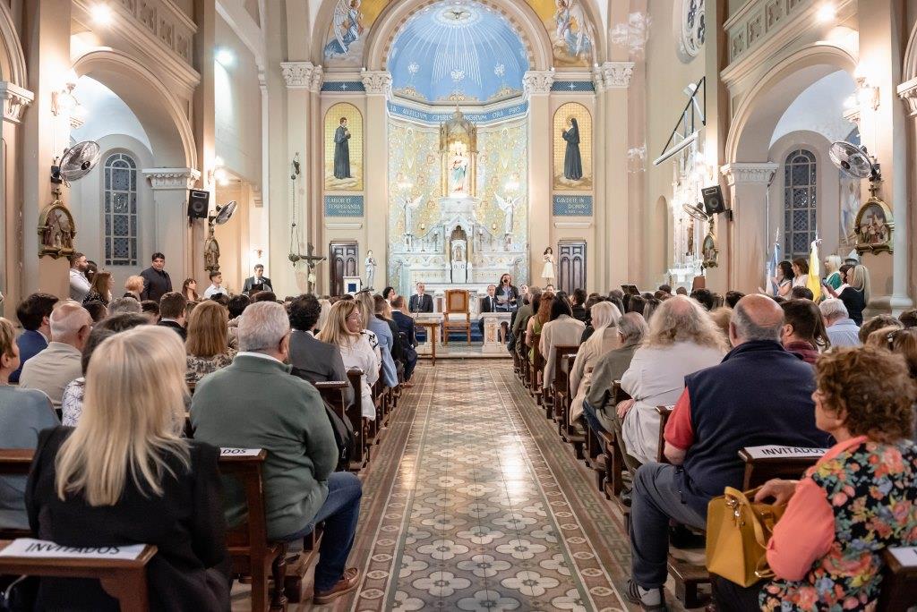 Emotivo Acto de Colación en la Subsede Bernal