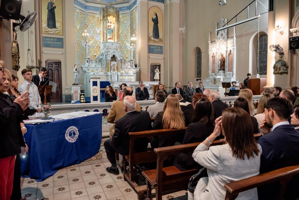Emotivo Acto de Colación en la Subsede Bernal