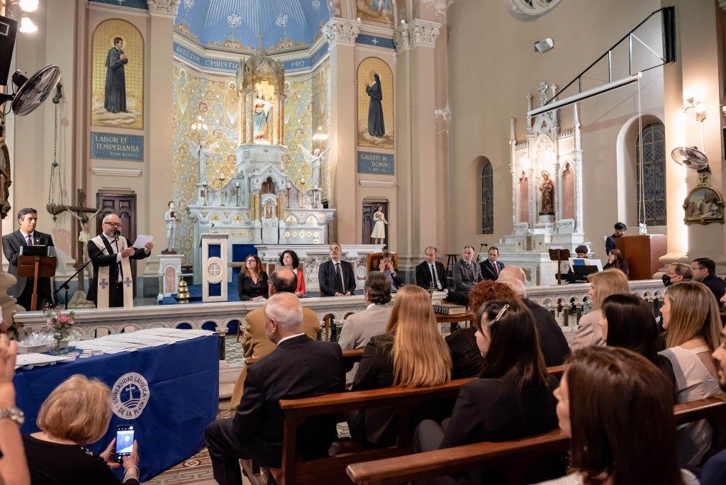 Emotivo Acto de Colación en la Subsede Bernal
