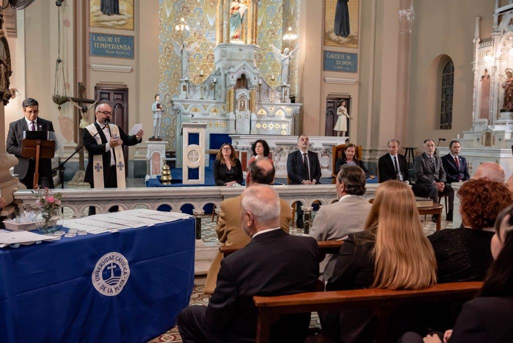 Emotivo Acto de Colación en la Subsede Bernal