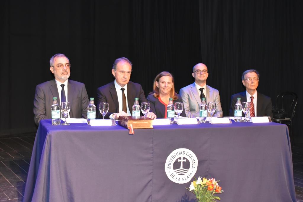 Acto de colación de la Facultad de Derecho y Ciencias Políticas