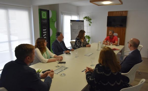 Convenio marco entre la Universidad y la Comunidad de Negocios Inmobiliarios de La Plata