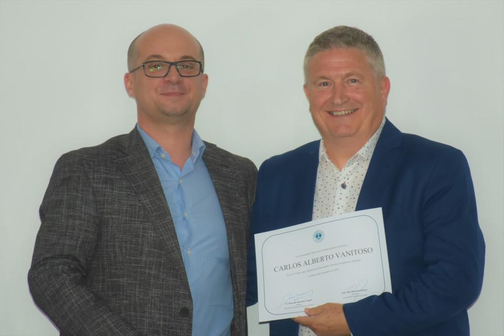 La Facultad de Ciencias Económicas y Sociales realizó un homenaje a los docentes con más de 25 años en la UCALP 