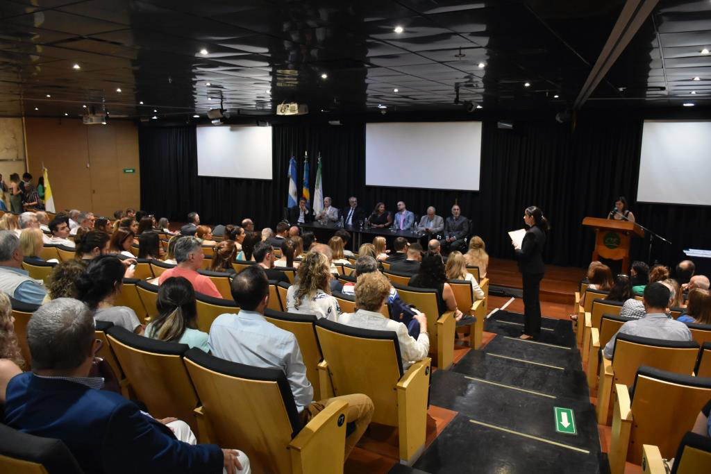 Se realizó el acto de colación de la Facultad de Ciencias Económicas y Sociales