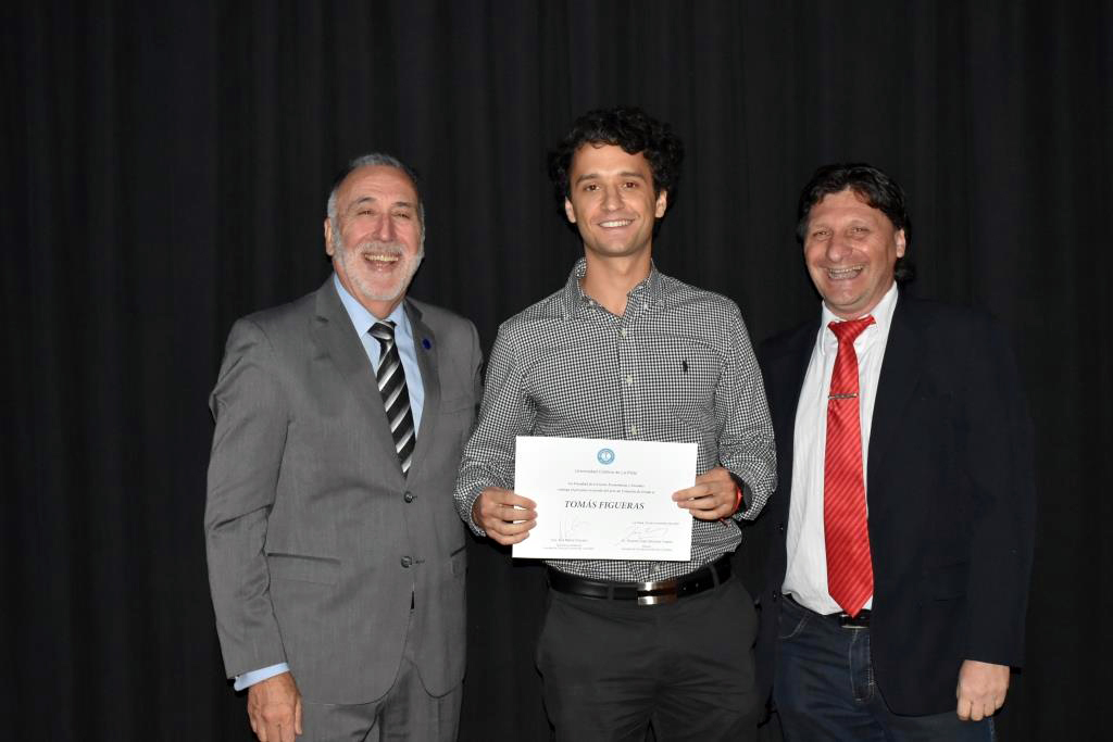 Se realizó el acto de colación de la Facultad de Ciencias Económicas y Sociales