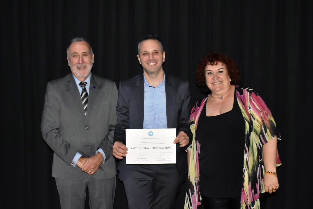 Se realizó el acto de colación de la Facultad de Ciencias Económicas y Sociales