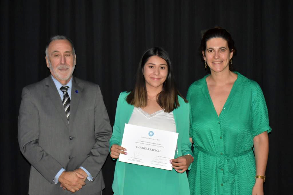 Se realizó el acto de colación de la Facultad de Ciencias Económicas y Sociales