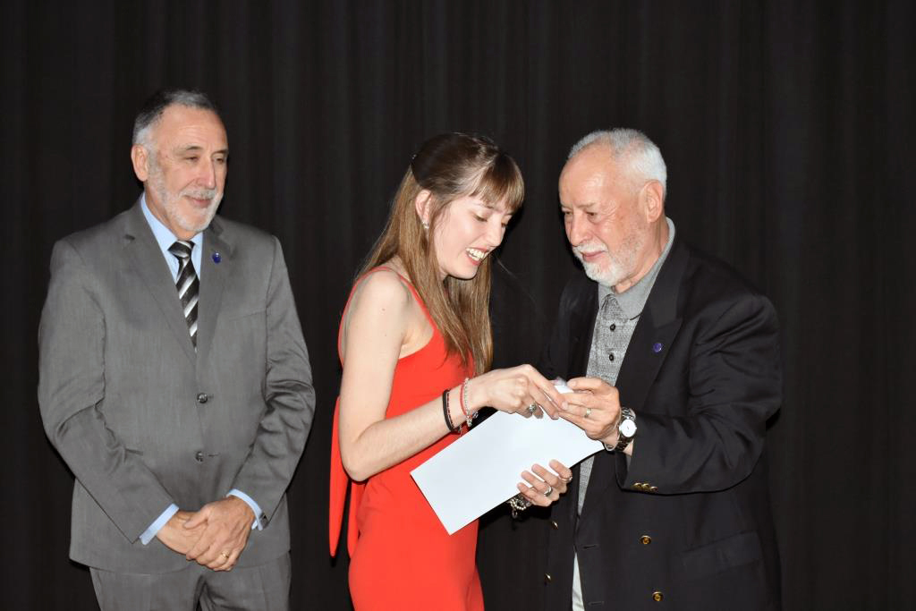 Se realizó el acto de colación de la Facultad de Ciencias Económicas y Sociales