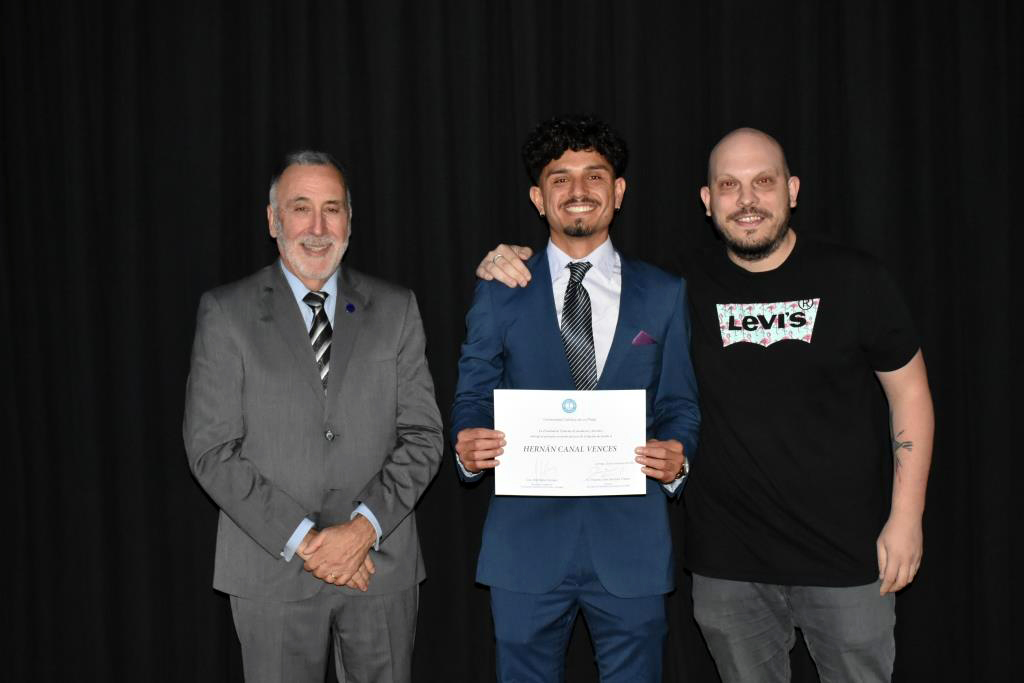 Se realizó el acto de colación de la Facultad de Ciencias Económicas y Sociales