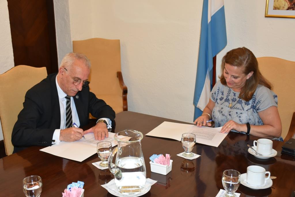 Se rubricó un acuerdo entre la UCALP y el Centro de Estudios en Defensa y Seguridad