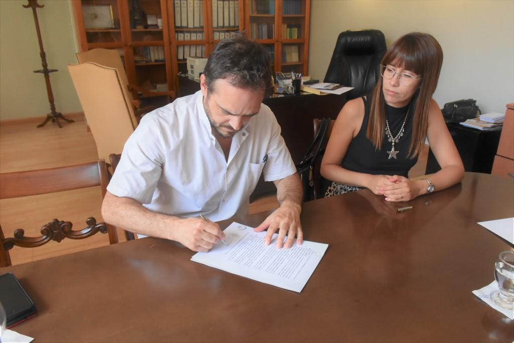 Convenio marco de colaboración entre la Universidad y Equipo de Cuidados Continuos Salud