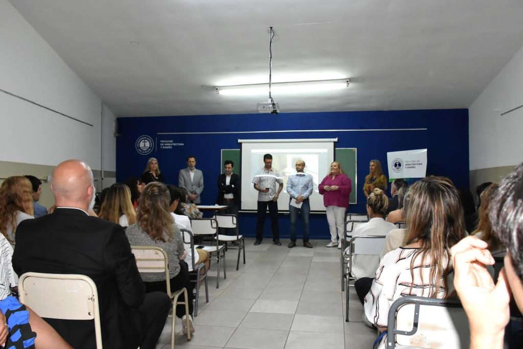 Reconocimiento a los alumnos que participaron de las Becas Futuros Profesionales Santander