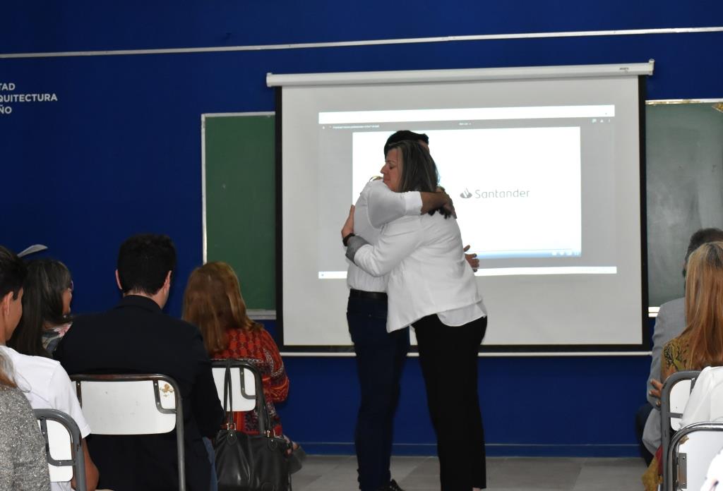 Reconocimiento a los alumnos que participaron de las Becas Futuros Profesionales Santander