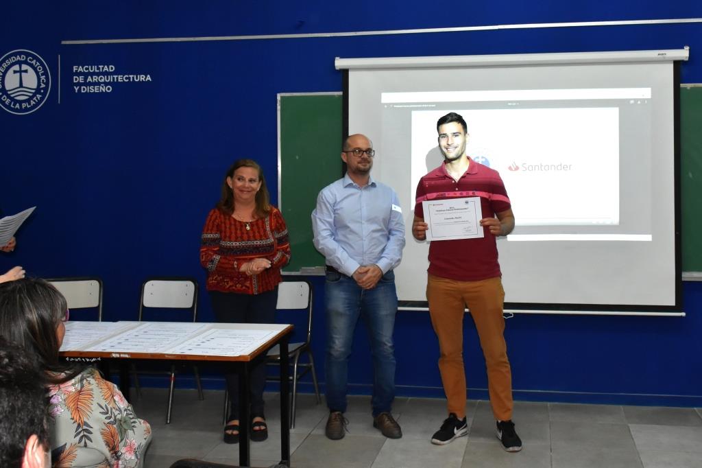 Reconocimiento a los alumnos que participaron de las Becas Futuros Profesionales Santander
