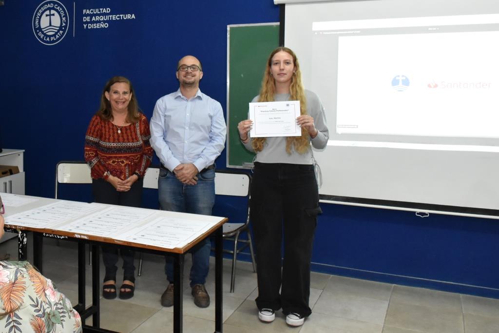 Reconocimiento a los alumnos que participaron de las Becas Futuros Profesionales Santander