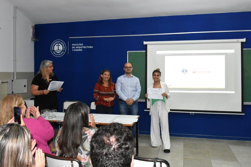 Reconocimiento a los alumnos que participaron de las Becas Futuros Profesionales Santander