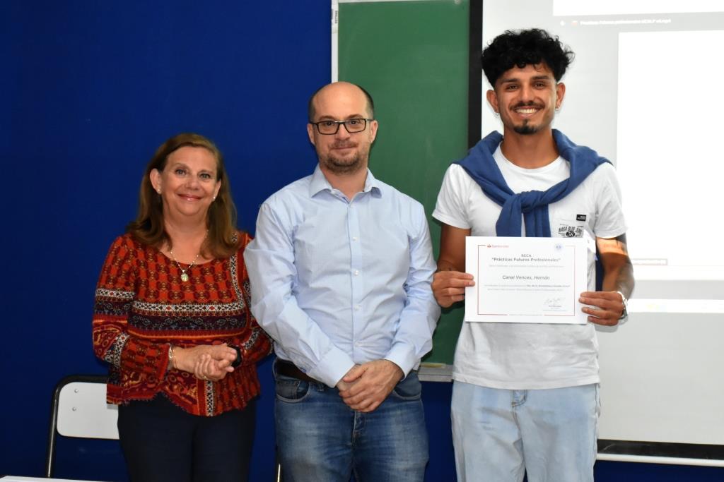 Reconocimiento a los alumnos que participaron de las Becas Futuros Profesionales Santander