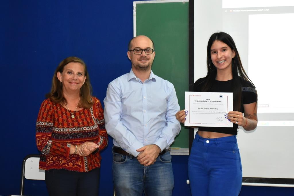 Reconocimiento a los alumnos que participaron de las Becas Futuros Profesionales Santander