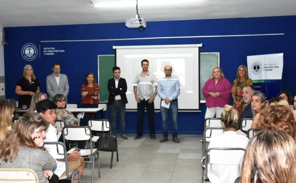 Reconocimiento a los alumnos que participaron de las Becas Futuros Profesionales Santander