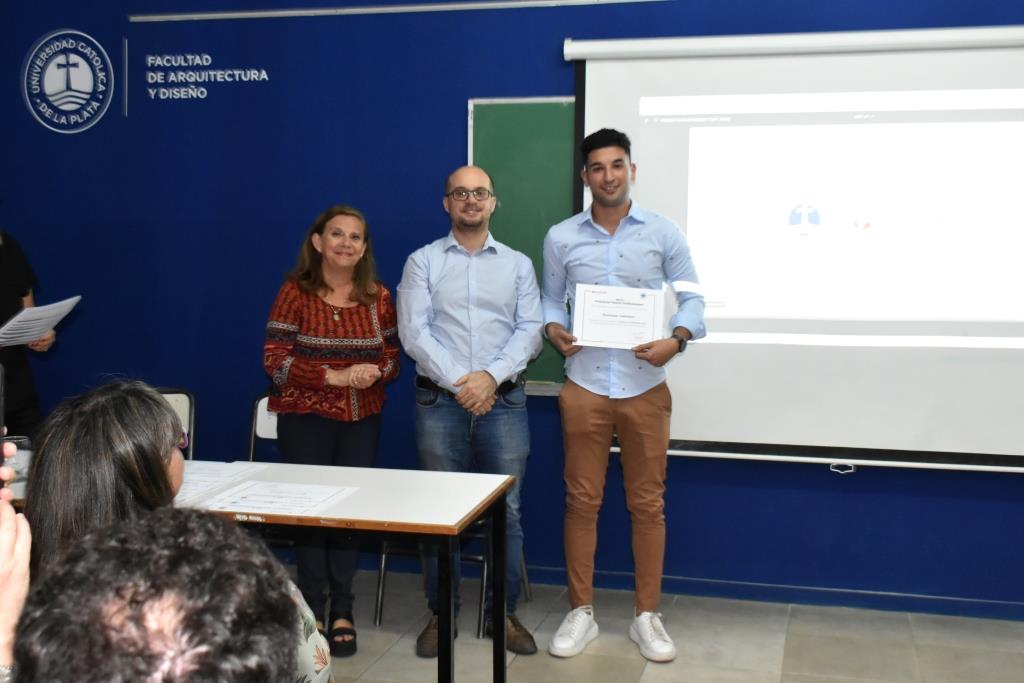 Reconocimiento a los alumnos que participaron de las Becas Futuros Profesionales Santander