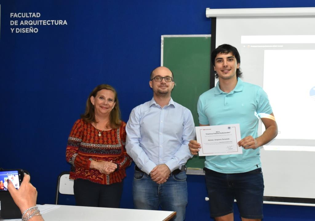 Reconocimiento a los alumnos que participaron de las Becas Futuros Profesionales Santander
