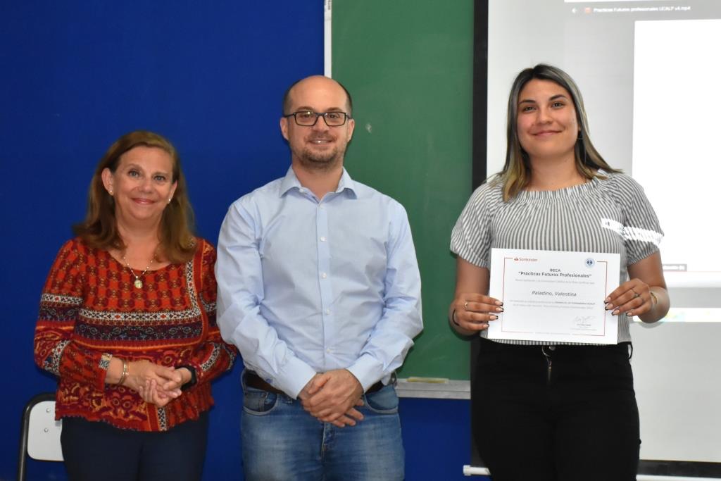 Reconocimiento a los alumnos que participaron de las Becas Futuros Profesionales Santander
