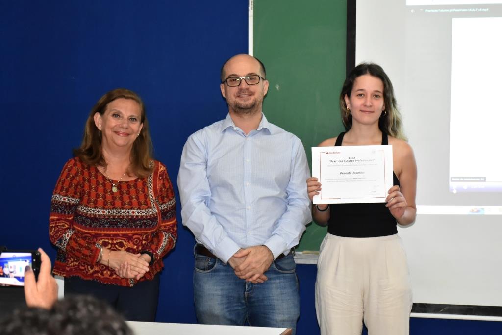 Reconocimiento a los alumnos que participaron de las Becas Futuros Profesionales Santander