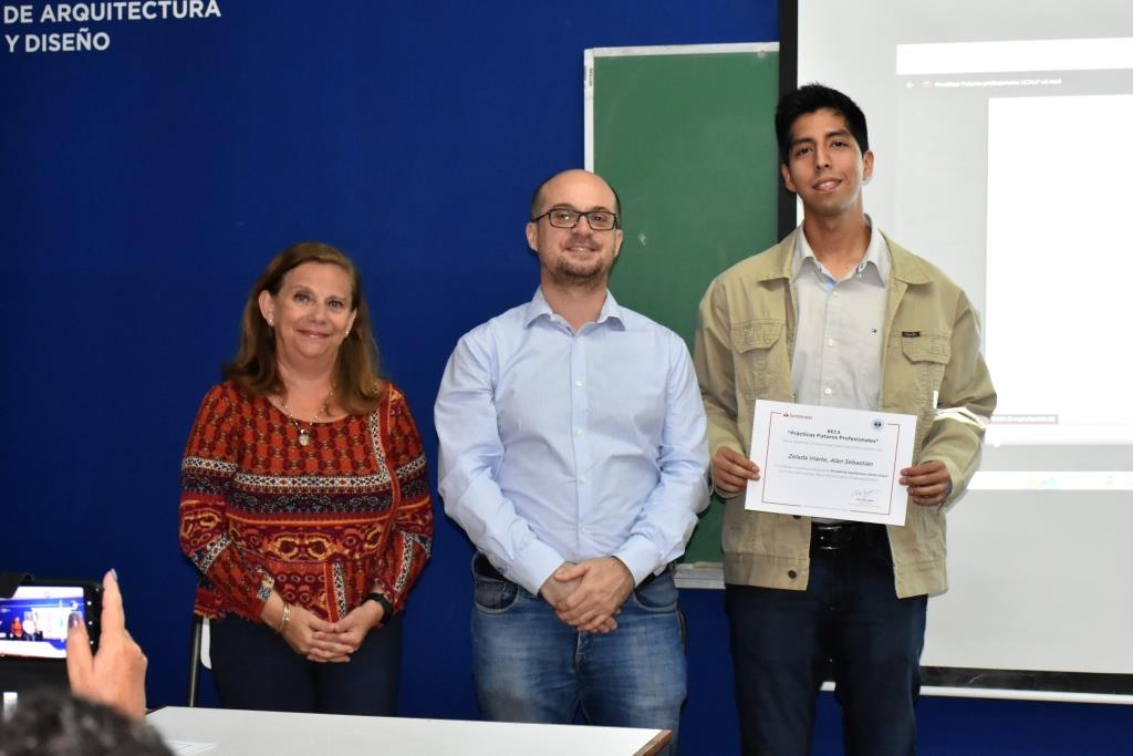 Reconocimiento a los alumnos que participaron de las Becas Futuros Profesionales Santander