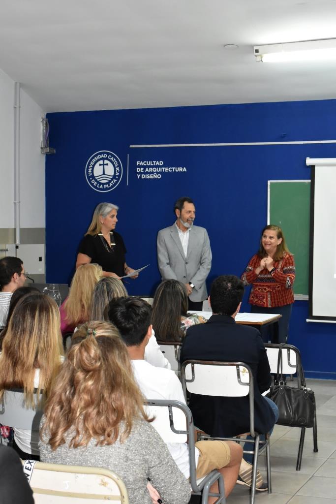 Reconocimiento a los alumnos que participaron de las Becas Futuros Profesionales Santander