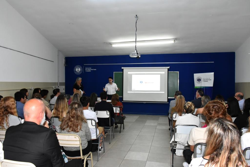 Reconocimiento a los alumnos que participaron de las Becas Futuros Profesionales Santander