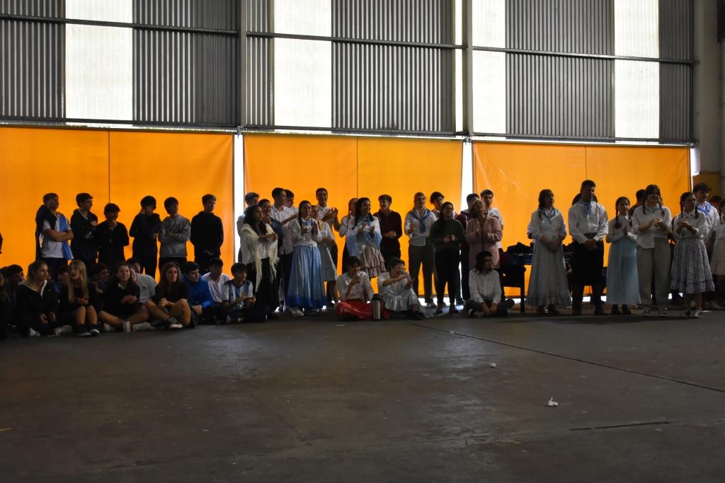 Acto por la conmemoración de la Revolución de Mayo en el Colegio Secundario José Manuel Estrada