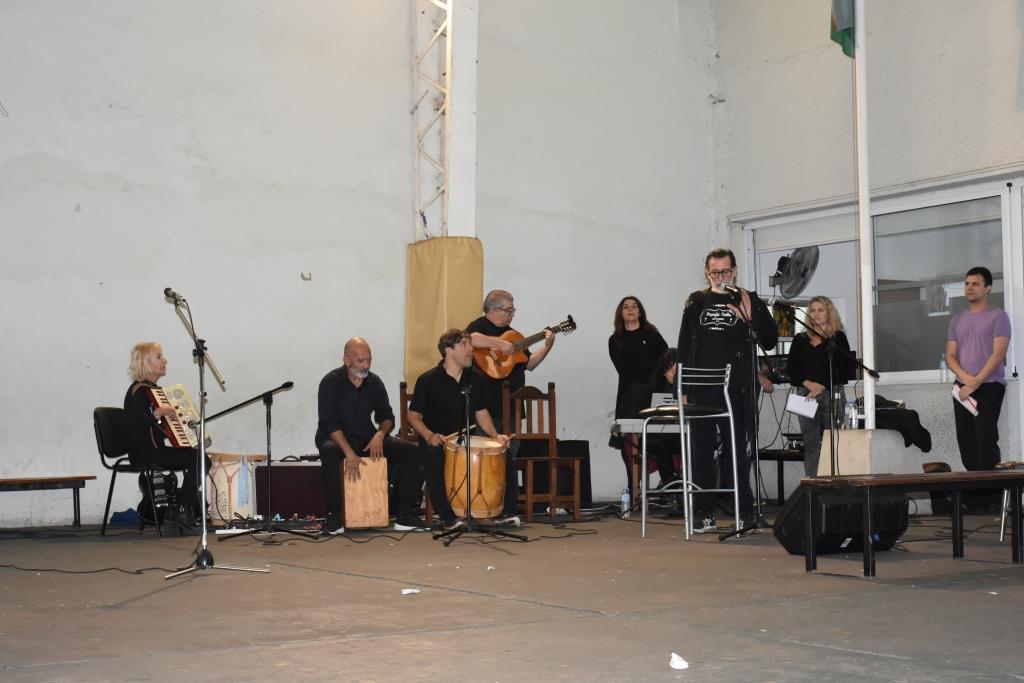 Acto por la conmemoración de la Revolución de Mayo en el Colegio Secundario José Manuel Estrada
