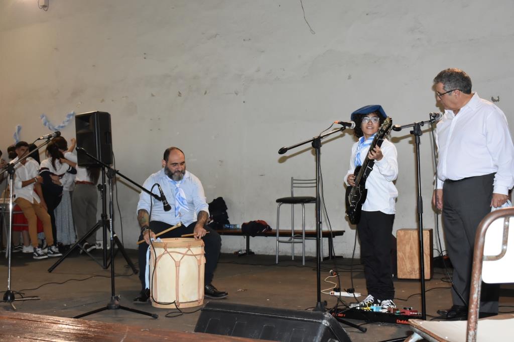 Acto por la conmemoración de la Revolución de Mayo en el Colegio Secundario José Manuel Estrada