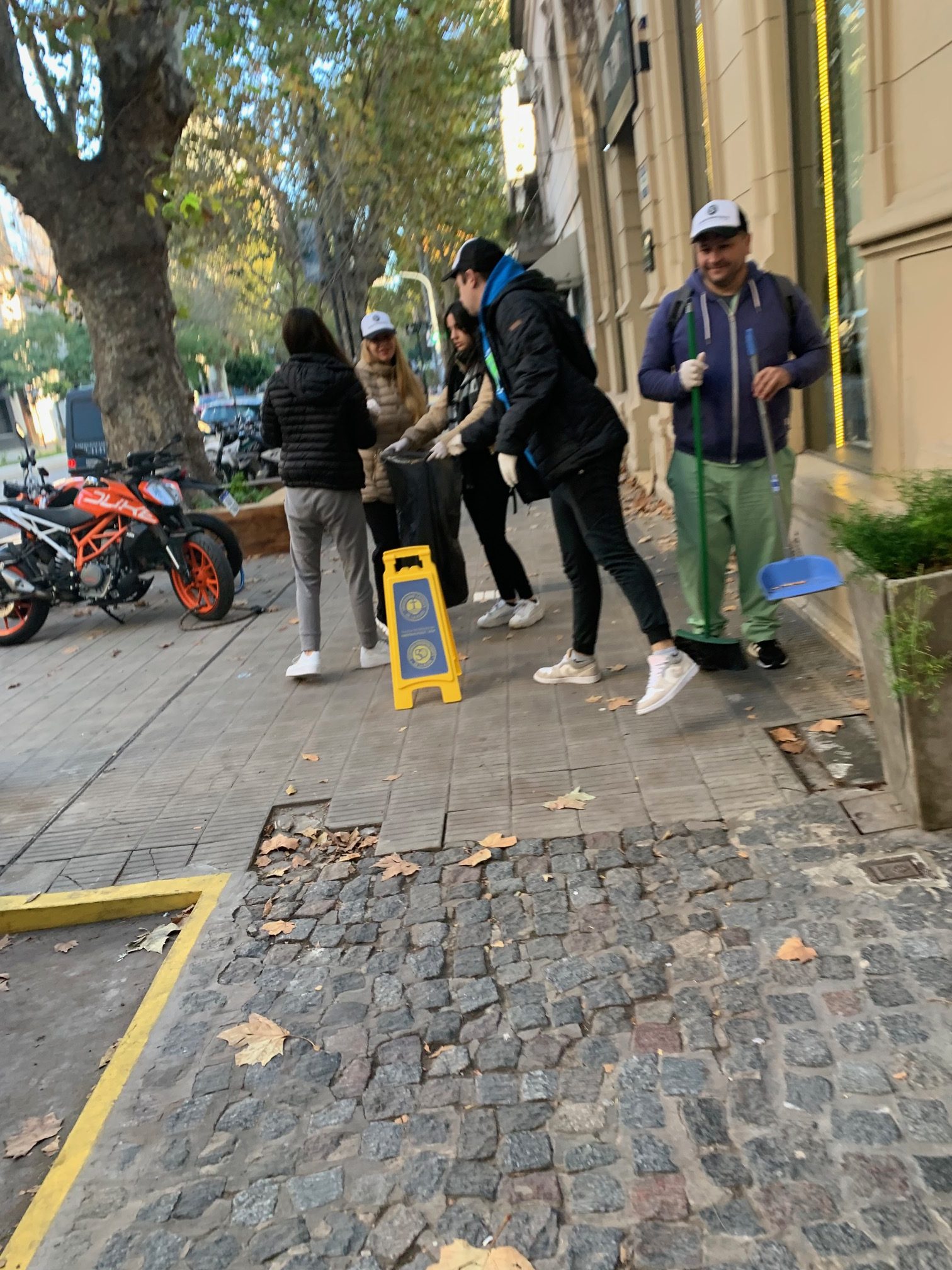 La Facultad de Odontología y el proyecto por una ciudad más limpia (7)