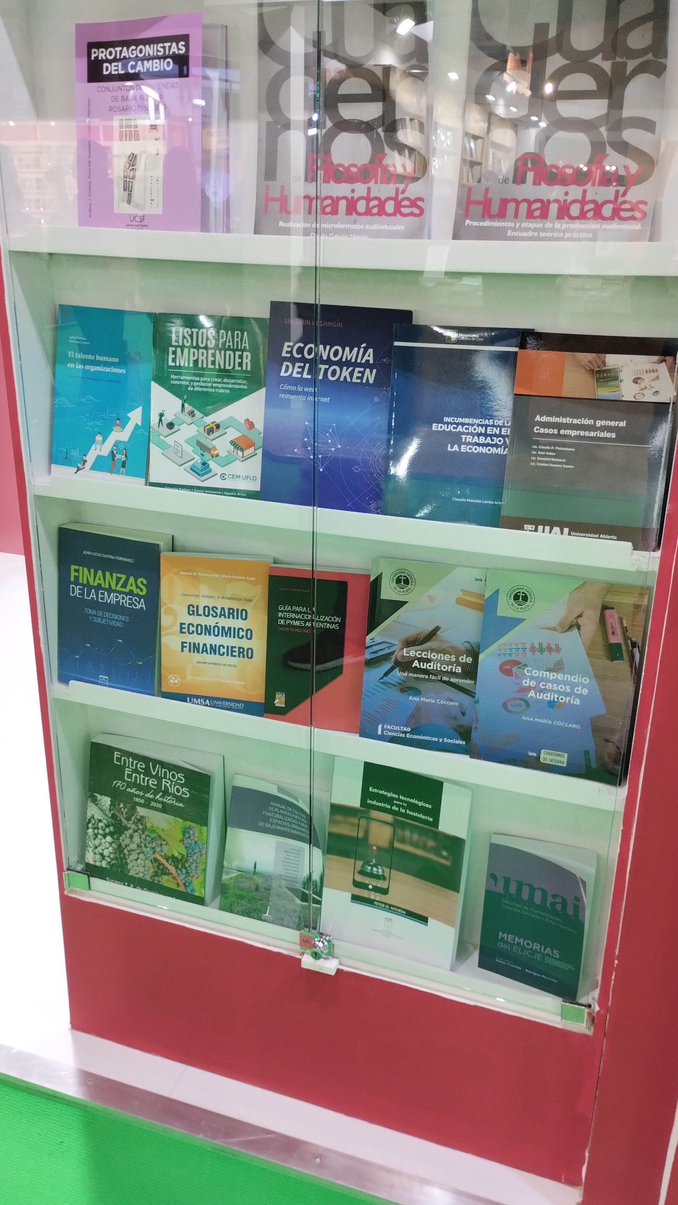 La UCALP en la 47.ª Feria Internacional del Libro de Buenos Aires (2)