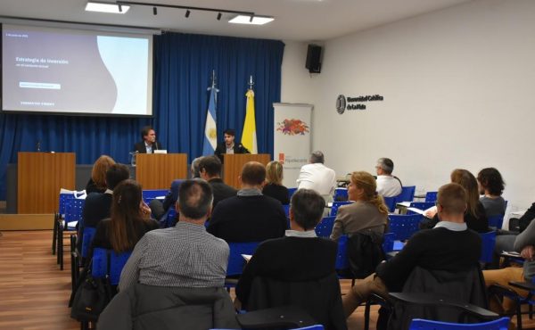 Se realizó la conferencia: “Situación económica del país, alternativas de inversión”