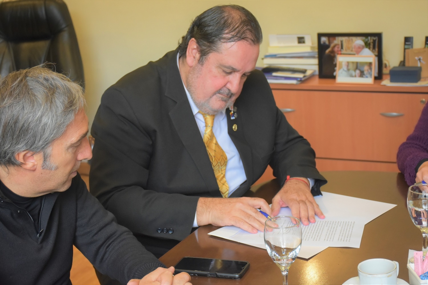 Convenio marco de colaboración entre la Universidad y el Círculo de periodistas de la Provincia de Buenos Aires