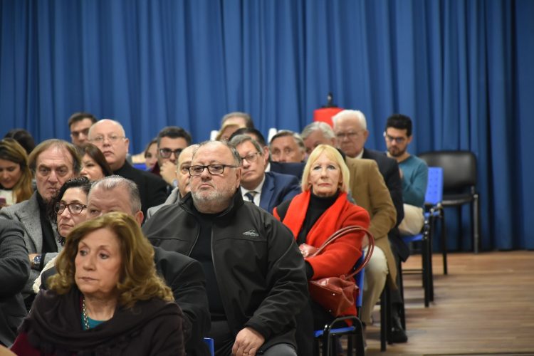 La Facultad de Derecho y Ciencias Políticas realizó un homenaje a los docentes con más de 25 años