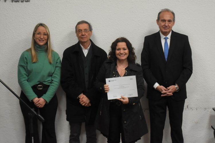 La Facultad de Derecho y Ciencias Políticas realizó un homenaje a los docentes con más de 25 años