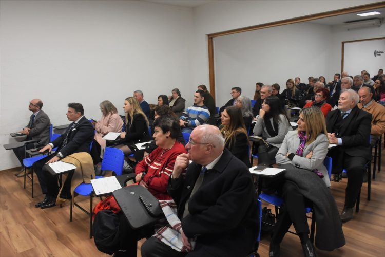 La Facultad de Derecho y Ciencias Políticas realizó un homenaje a los docentes con más de 25 años