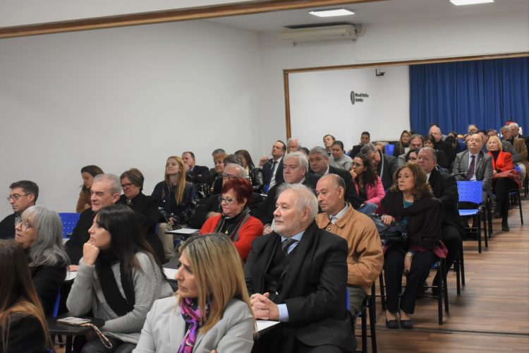 La Facultad de Derecho y Ciencias Políticas realizó un homenaje a los docentes con más de 25 años