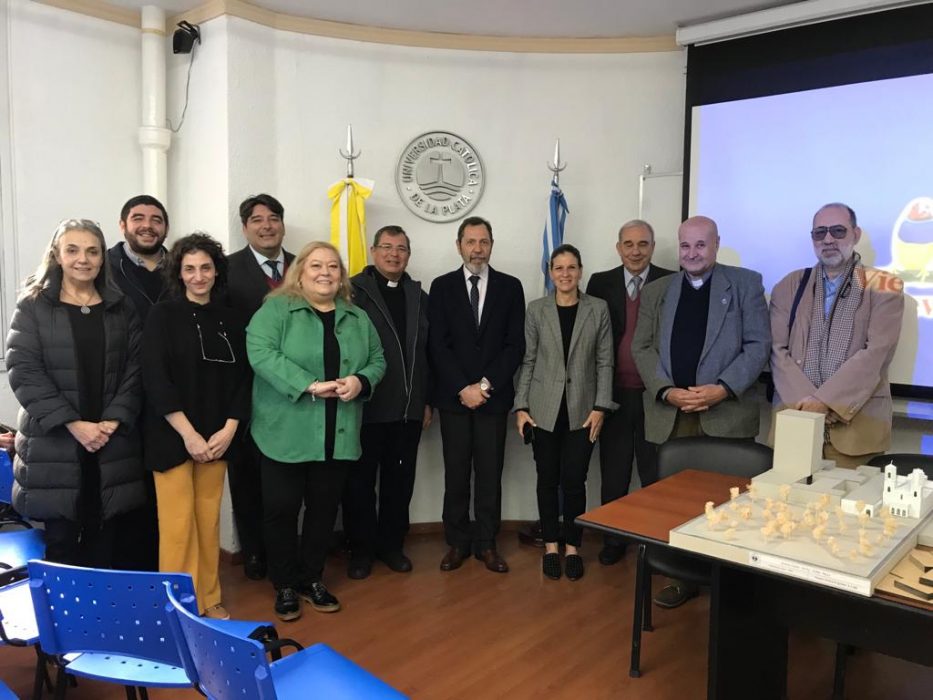 02 Muestra y Entrega de Trabajos realizados en la Cátedra de Arquitectura e Interiorismo Sacros Sede Bernal