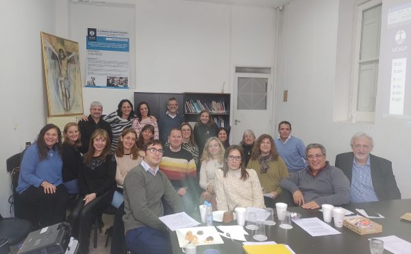 Reunión de investigación preuniversitaria