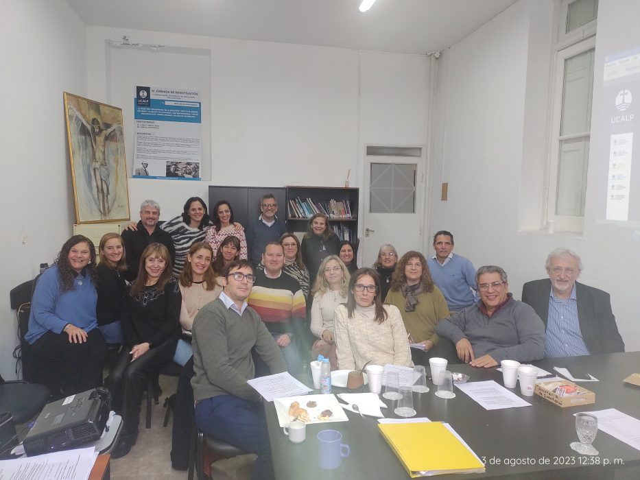 Reunión de investigación preuniversitaria