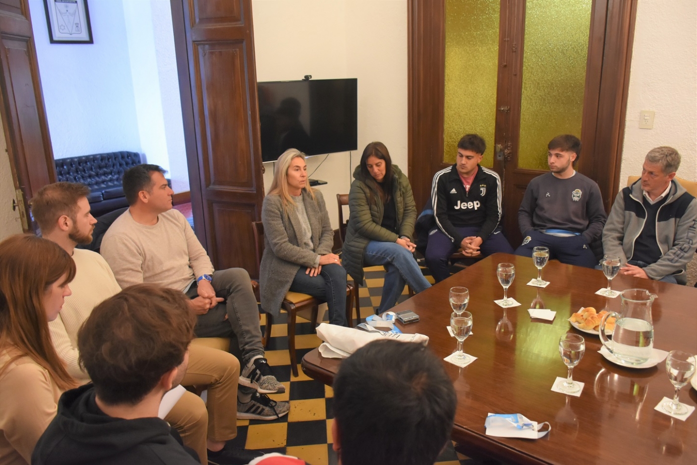 Encuentro de los deportistas que participaron en los JUAR en el Rectorado
